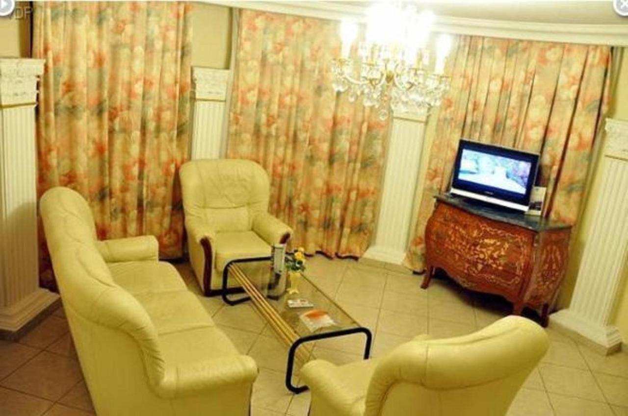 Hotel Vallee Des Princes Douala Kültér fotó