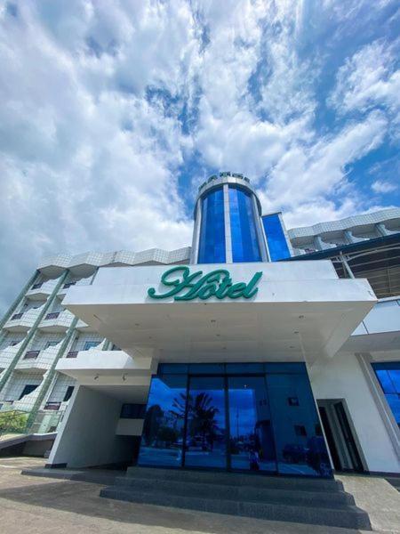 Hotel Vallee Des Princes Douala Kültér fotó