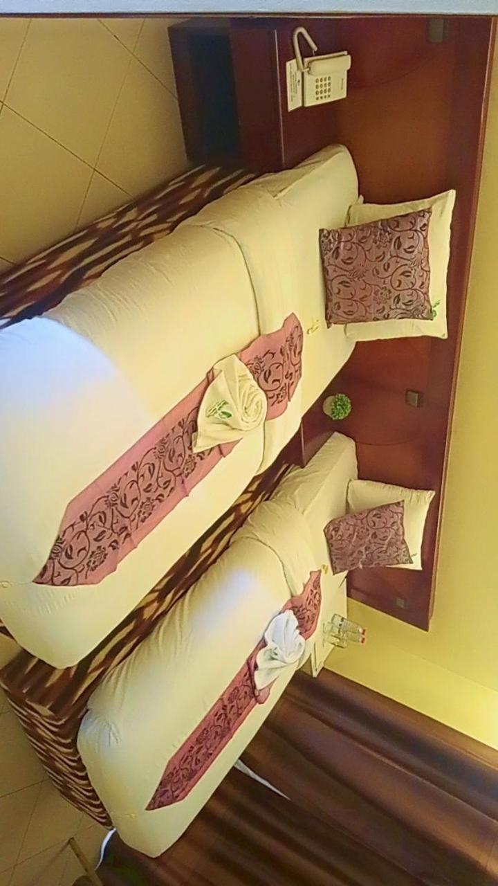 Hotel Vallee Des Princes Douala Kültér fotó