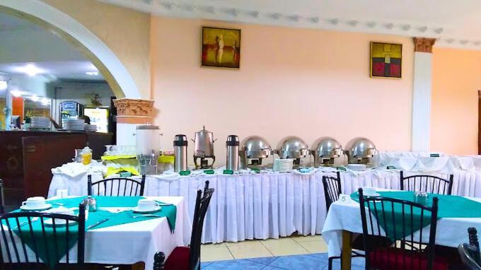 Hotel Vallee Des Princes Douala Kültér fotó